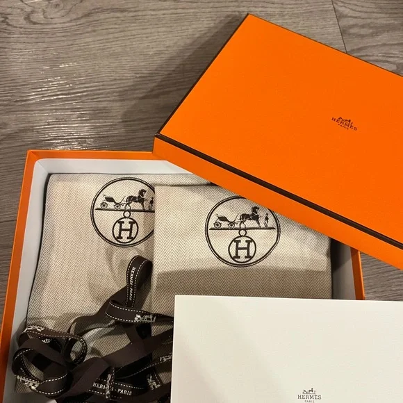 Hermes Oran Sandal in Etoupé size 38.5 (Like New) - Picture 6 of 7